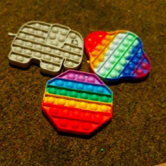 Pop its - Picture 1 of 2